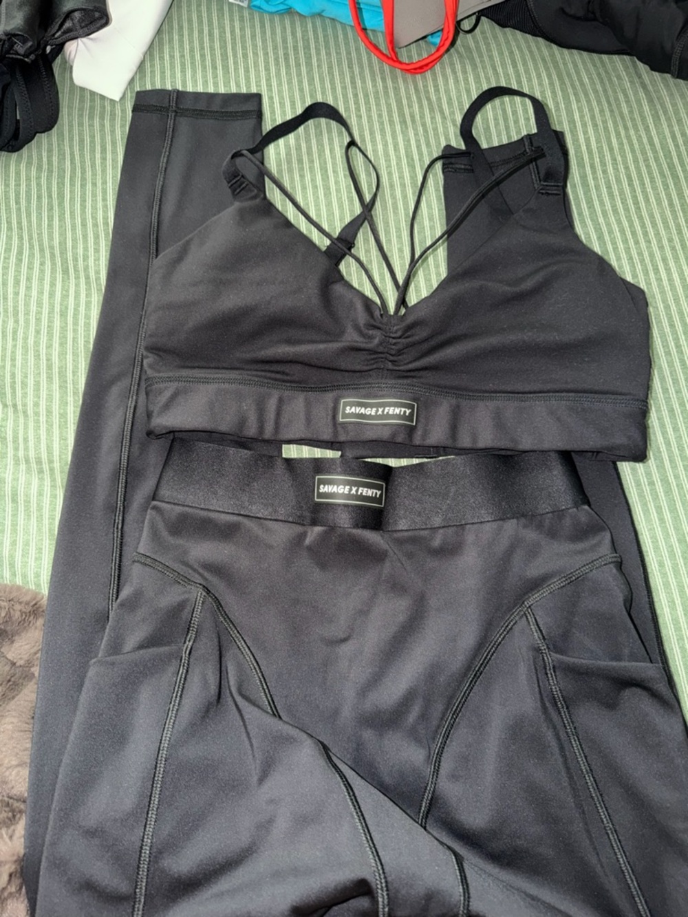 Savage X Fenty Black Strappy Sports Bra M and High-Waist Leggings M Set